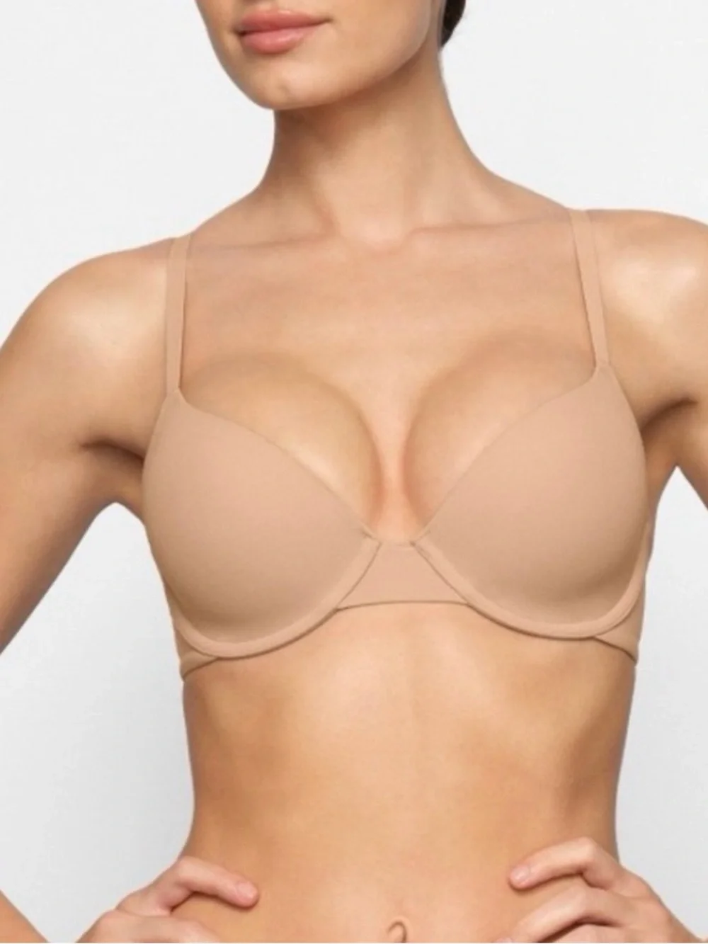 SKIMS *NWT FITS EVERYBODY T-SHIRT BRA